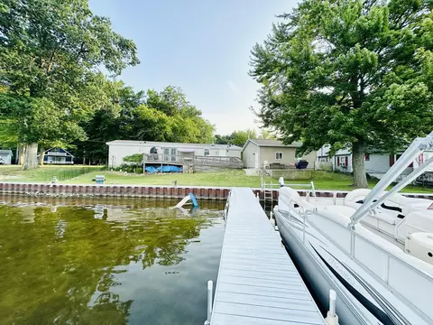 9517 E Colby Rd, Crystal, MI 48818
