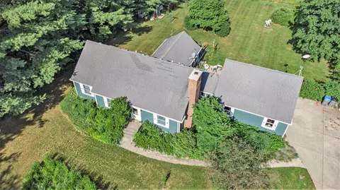 12979 Pardee Rd, Sawyer, MI 49125