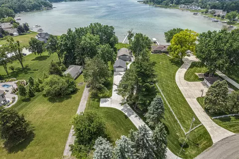 274 Steves Scenic Dr, Horton, MI 49246