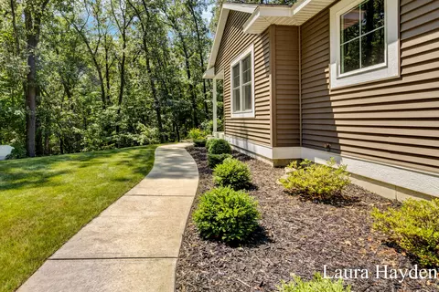 5708 Vising Dr, Lowell, MI 49331 photo 3