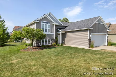 3787 Timberlake Ct SE, Kentwood, MI 49512