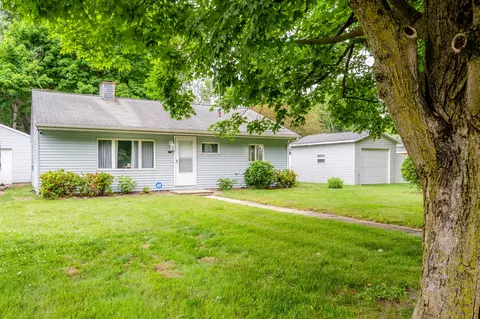 2310 Virginia Rd, Benton Harbor, MI 49022