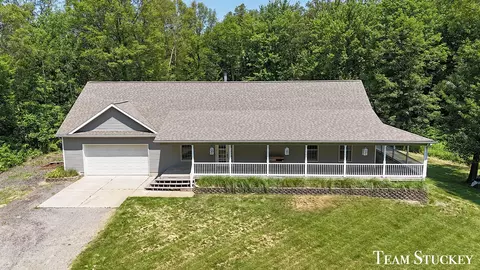13157 117th Ave, Grand Haven, MI 49417