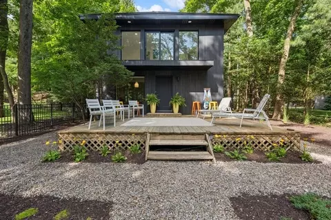 81 Pokagon Trl, New Buffalo, MI 49117