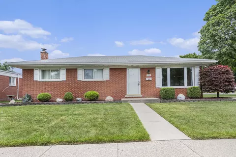 733 N Hawthorne St, Westland, MI 48185