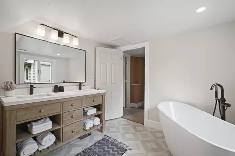 Bath - 306 E Henry St, Saline, MI 48176 photo 8 of 9
