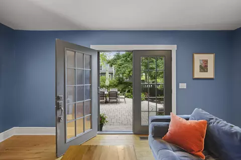 Entry Way - 306 E Henry St, Saline, MI 48176 photo 5 of 8
