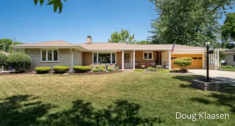 93 E 28th St, Holland, MI 49423
