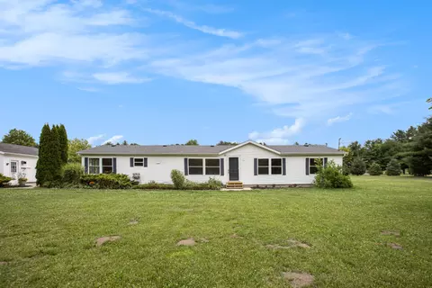 4113 24th St, Dorr, MI 49323