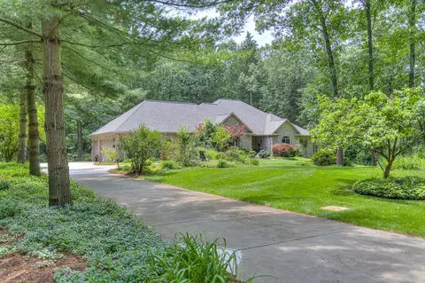 7183 Sanctuary Dr, Jackson, MI 49201 photo 2