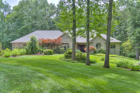 7183 Sanctuary Dr, Jackson, MI 49201