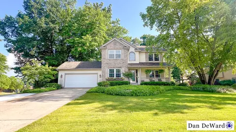 7135 Loma Linda Dr NE, Rockford, MI 49341
