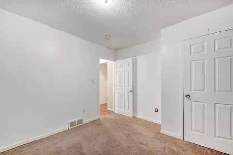 9472 Terry St, Romulus, MI 48174 photo 7