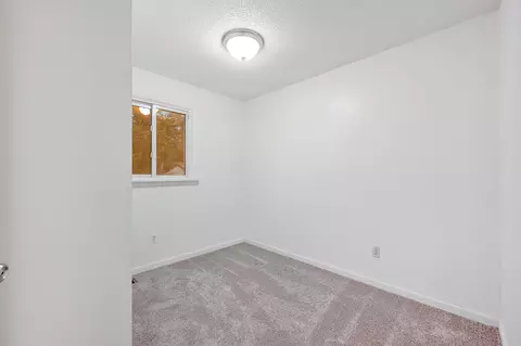 9472 Terry St, Romulus, MI 48174 photo 12