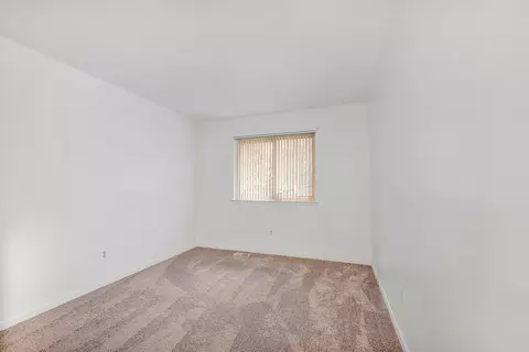 9472 Terry St, Romulus, MI 48174 photo 11