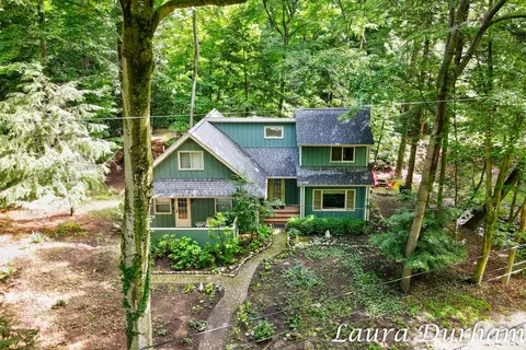 7143 Maple Ave, South Haven, MI 49090