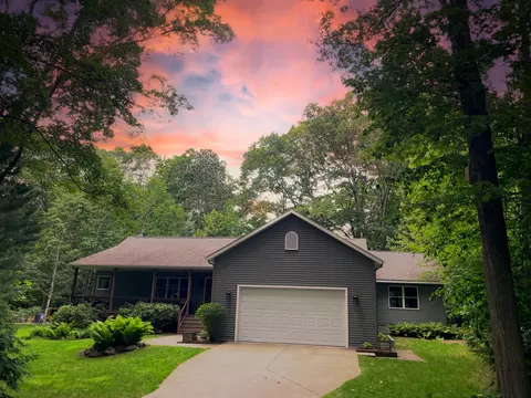 6550 Forest Edge Dr, Ludington, MI 49431