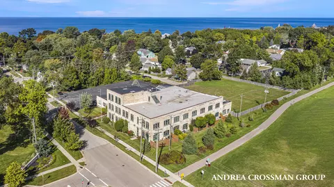 125 Elkenburg St #7, South Haven, MI 49090
