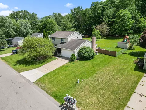 6910 Adaridge Dr SE, Ada, MI 49301 photo 3