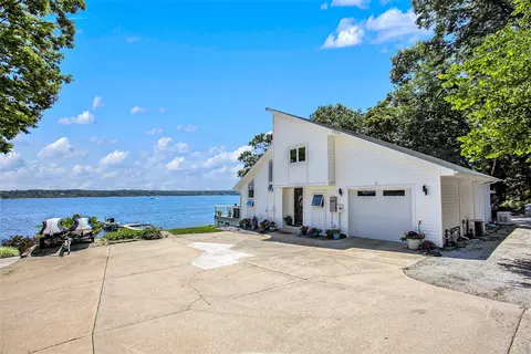 7726 Old Channel Trl, Montague, MI 49437