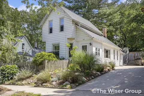 922 Prospect Ave NE, Grand Rapids, MI 49503