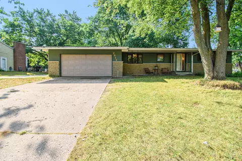 2614 Wyandotte Dr NE, Grand Rapids, MI 49525