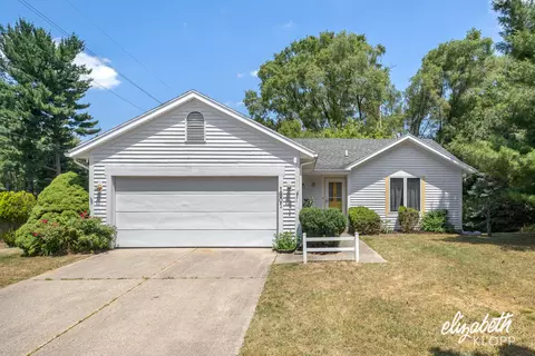 1801 Timberlane Ln NE, Grand Rapids, MI 49505