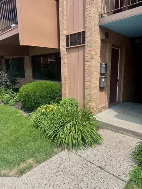 23 College Ave SE # 7, Grand Rapids, MI 49503