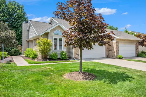 2231 Meadowglen Dr NE #26, Grand Rapids, MI 49505