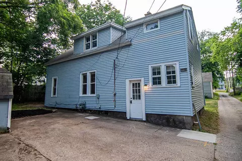 1023 Hermitage St SE, Grand Rapids, MI 49506