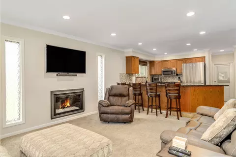 5865 Patterson Dr, Troy, MI 48085 photo 22