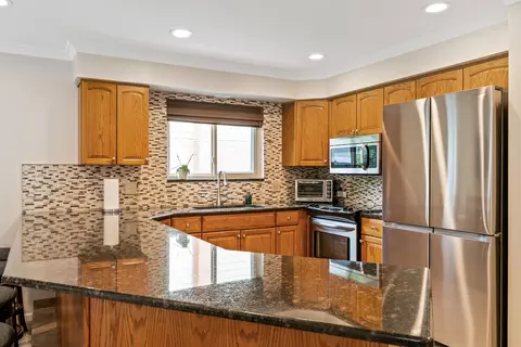 5865 Patterson Dr, Troy, MI 48085 photo 20