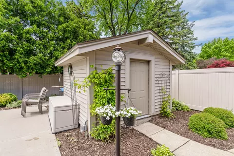 5865 Patterson Dr, Troy, MI 48085 photo 7
