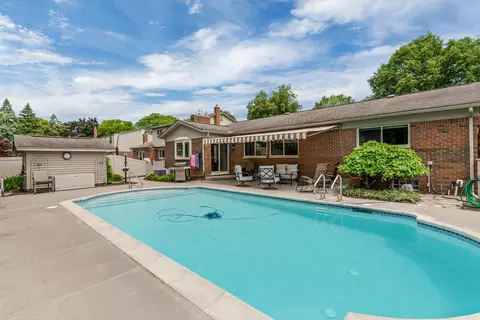 5865 Patterson Dr, Troy, MI 48085 photo 4