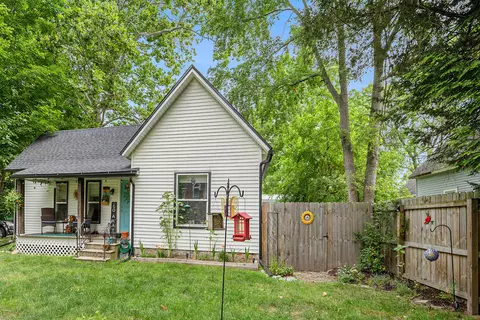 202 E Douglas St, Bangor, MI 49013