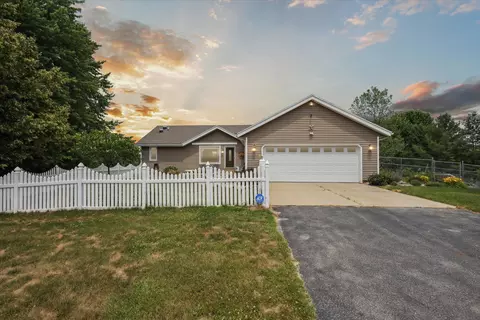 11901 Woodland Park Dr NE, Belding, MI 48809