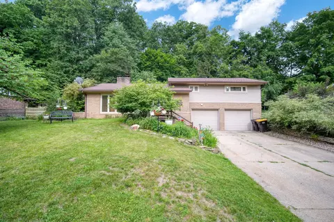 28 Highland Ave, Hillsdale, MI 49242