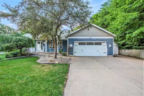1913 Sycamore Dr, Dorr, MI 49323