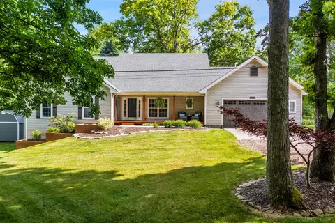 1492 E Drahner Rd, Oxford, MI 48371