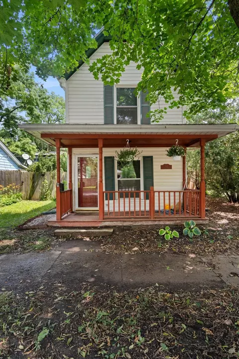 212 Oakwood St, Ypsilanti, MI 48197