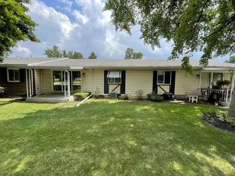 5730 Leisure South Dr SE, Grand Rapids, MI 49548