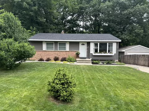 2041 Cannon SW, Wyoming, MI 49519