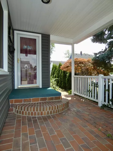 237 Harrison Ave, Trenton, MI 48183 photo 5