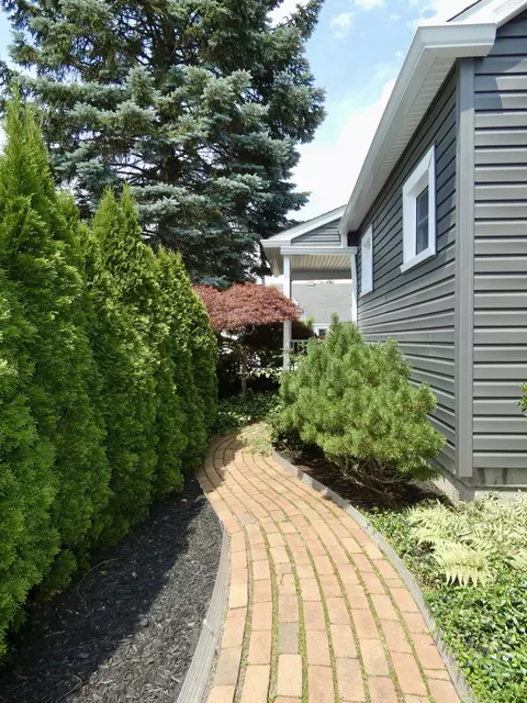 237 Harrison Ave, Trenton, MI 48183 photo 11