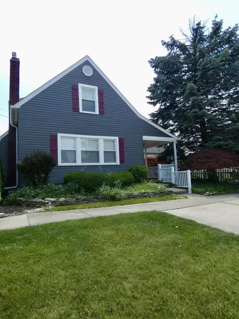 237 Harrison Ave, Trenton, MI 48183 photo 2