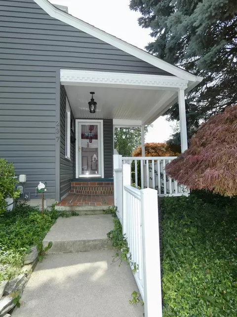 237 Harrison Ave, Trenton, MI 48183 photo 4