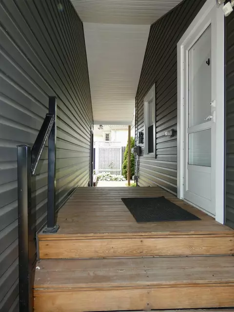 237 Harrison Ave, Trenton, MI 48183 photo 10