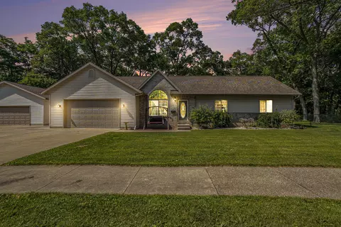 1240 Leonard Ave, Muskegon, MI 49442