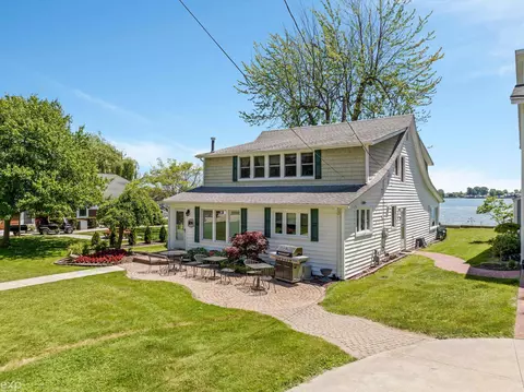 9393 N River Rd, Algonac, MI 48001