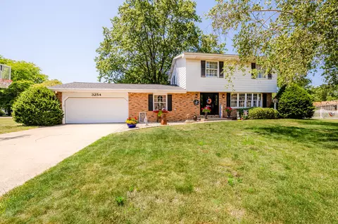 3254 E Valley View Dr, St. Joseph, MI 49085